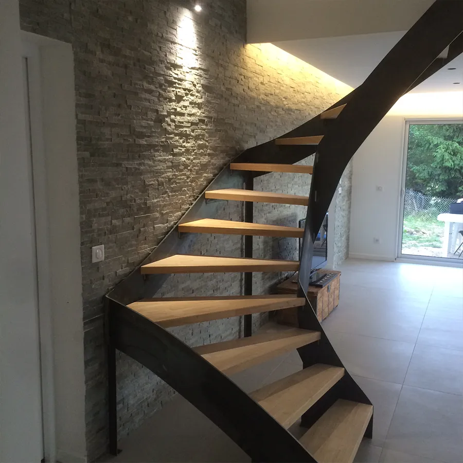 Escalier bois et métal pour une maison individuelle dans le Rhône