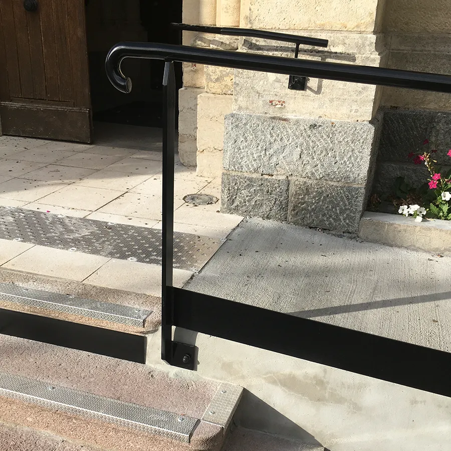 Main courante pour escalier extérieur en métal par ETS Denjean
